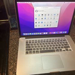 MacBook Air 15” Screen 
