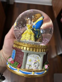 Beauty And The Beast Snow globe 