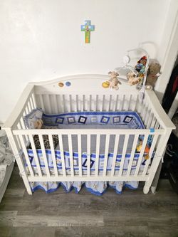 FOR SALE $40
I HAVE A BABY 👶 CRIB WITH MATTERSS AND BABY BUMMER AROUND THE CRIB. ALL IN GOOD CONDITION. WITH TOYS 🧸