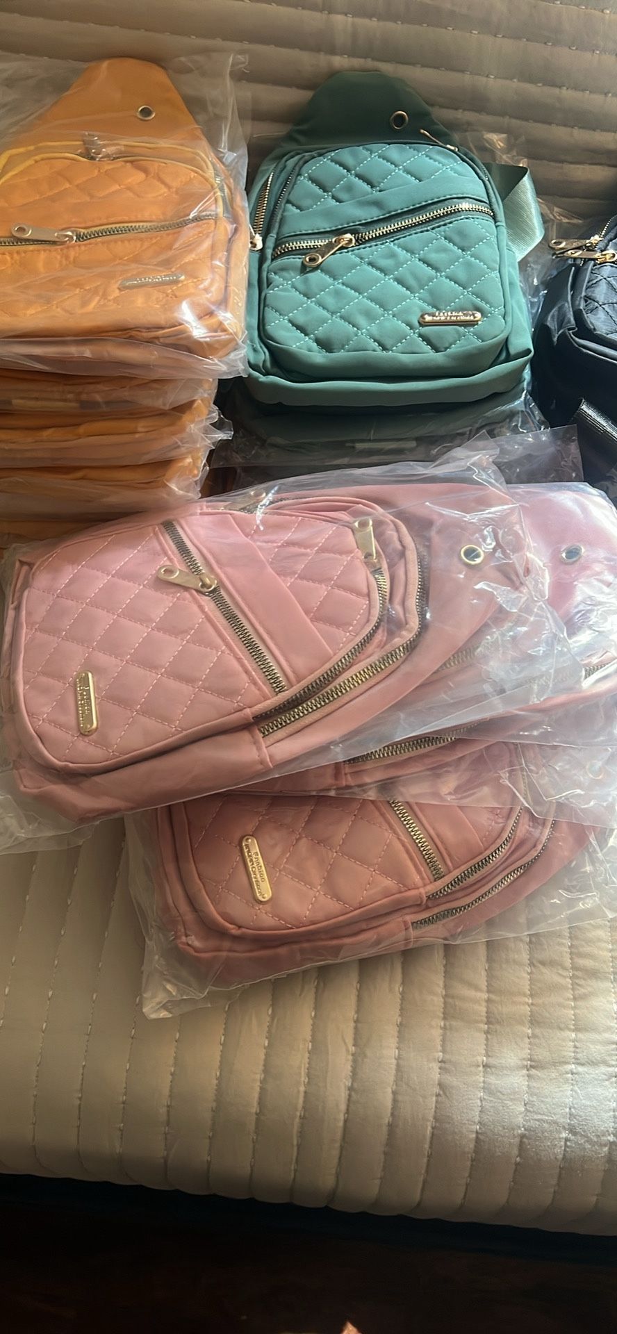 Carteras Hermosas 3 Por $25 10 Cada Una Norwalk Ct 