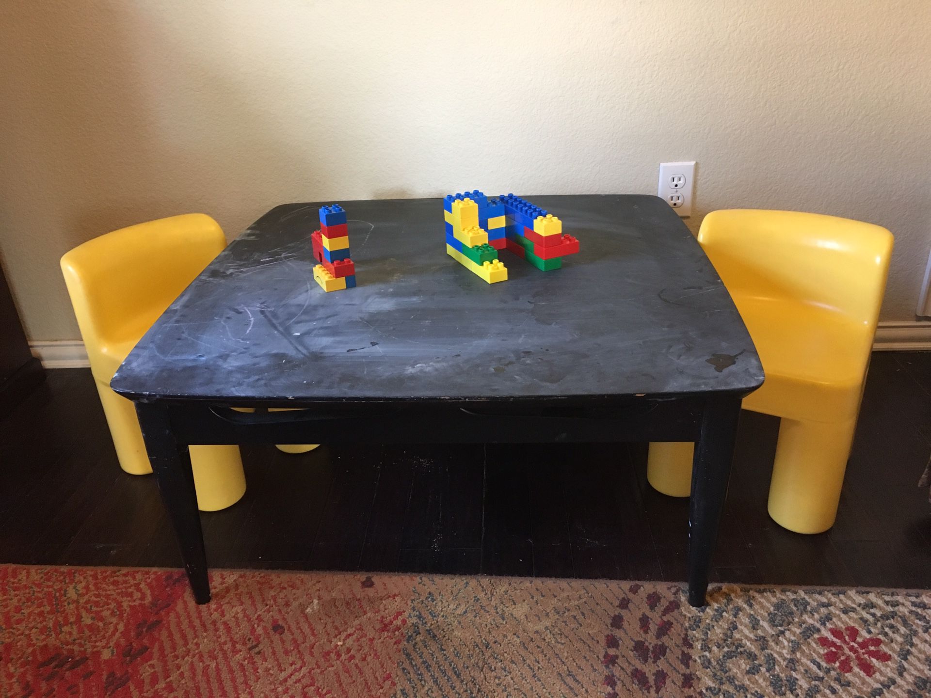 Kids table and chairs. - chailkboard top