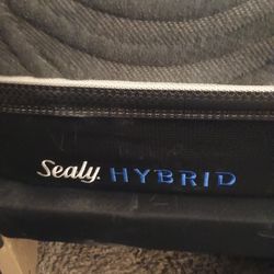 Sealy Hybrid TwinX Bed With Zero Gravity Adjustable Frame