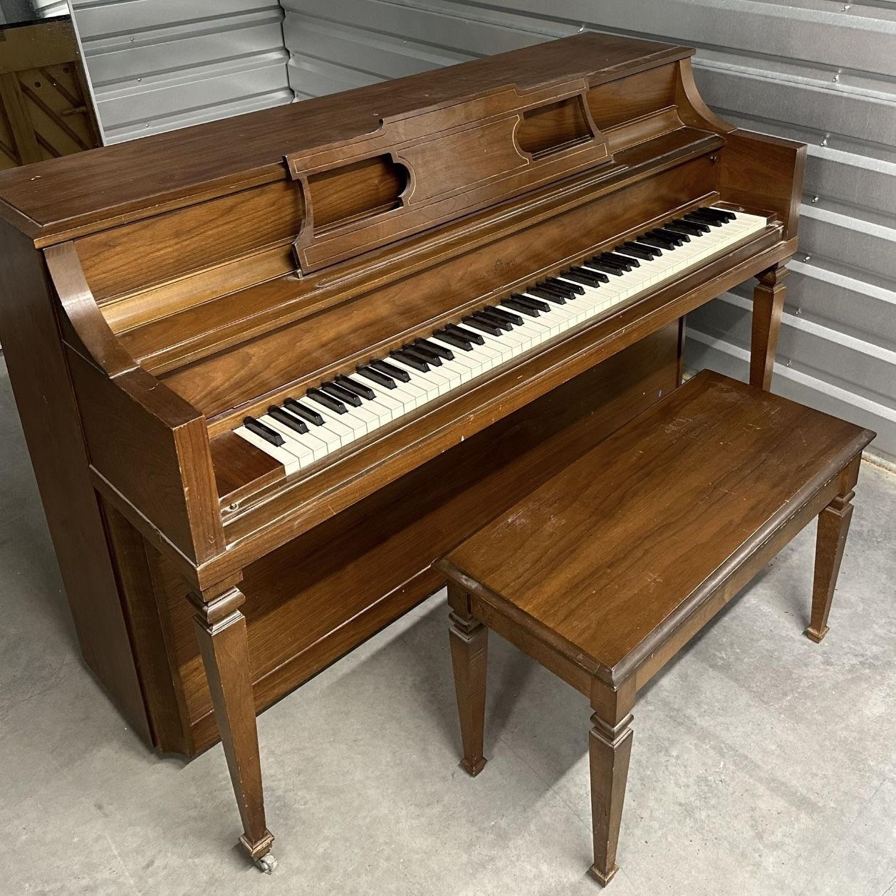 Lowrey Piano (Free)