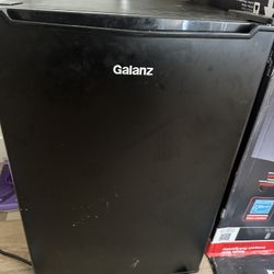 Galanz Mini Refrigerator 