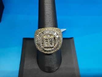 Men's Ring - Yellow Gold 10k (.417) 8.9 grams Size 10