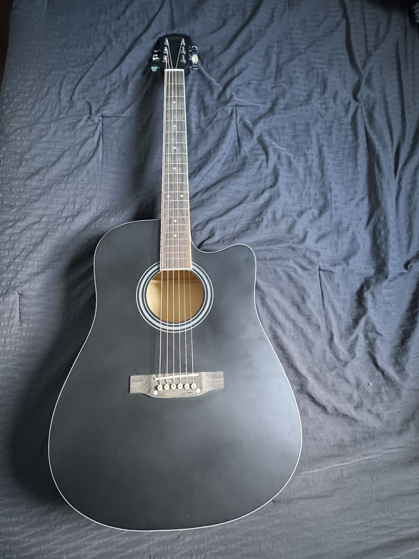 Guitar Zeny 6 String With Accessories
