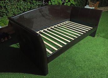 Poundex Twin Sleigh Bed