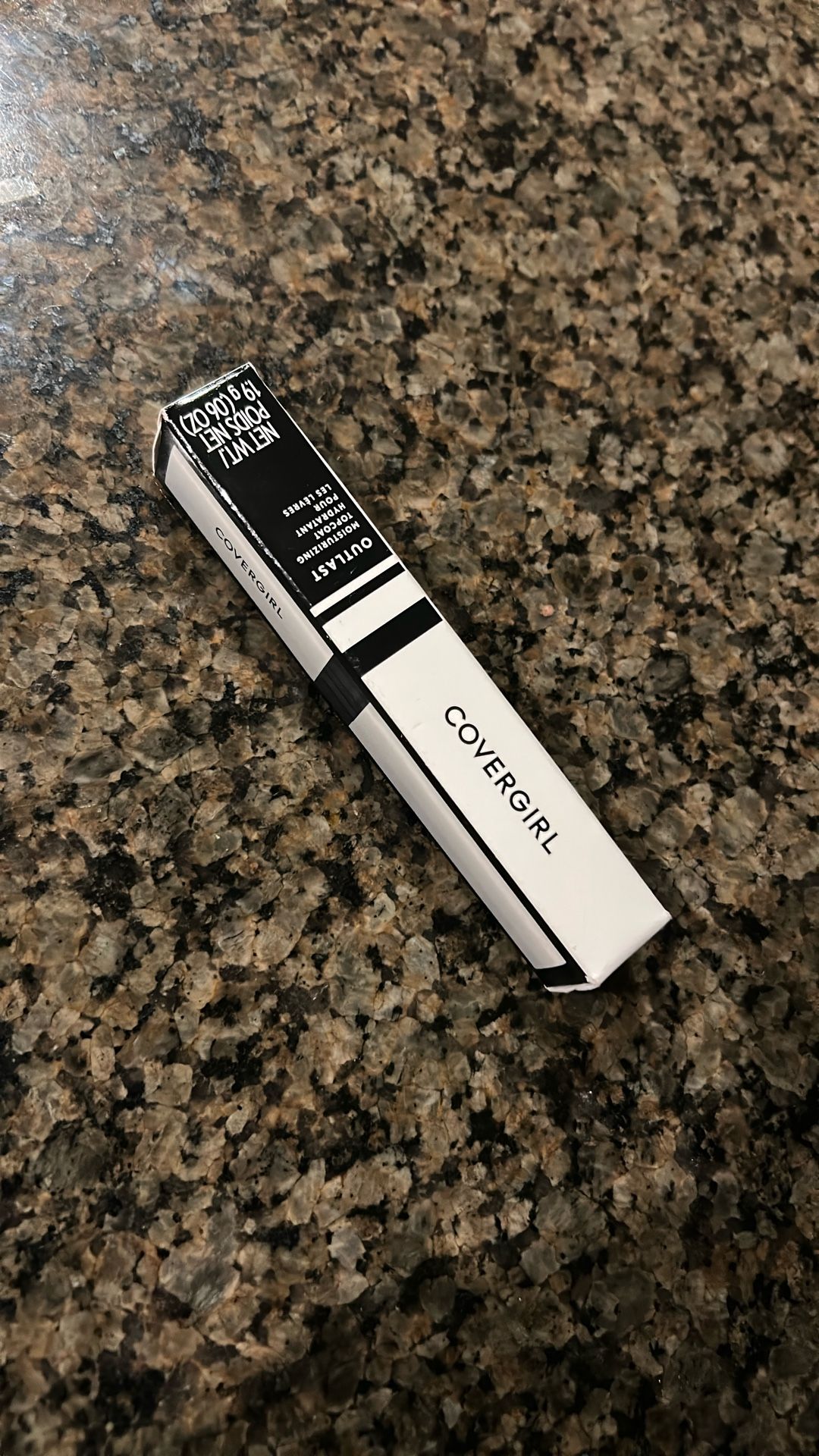 Covergirl Outlast - Lip moisturizer