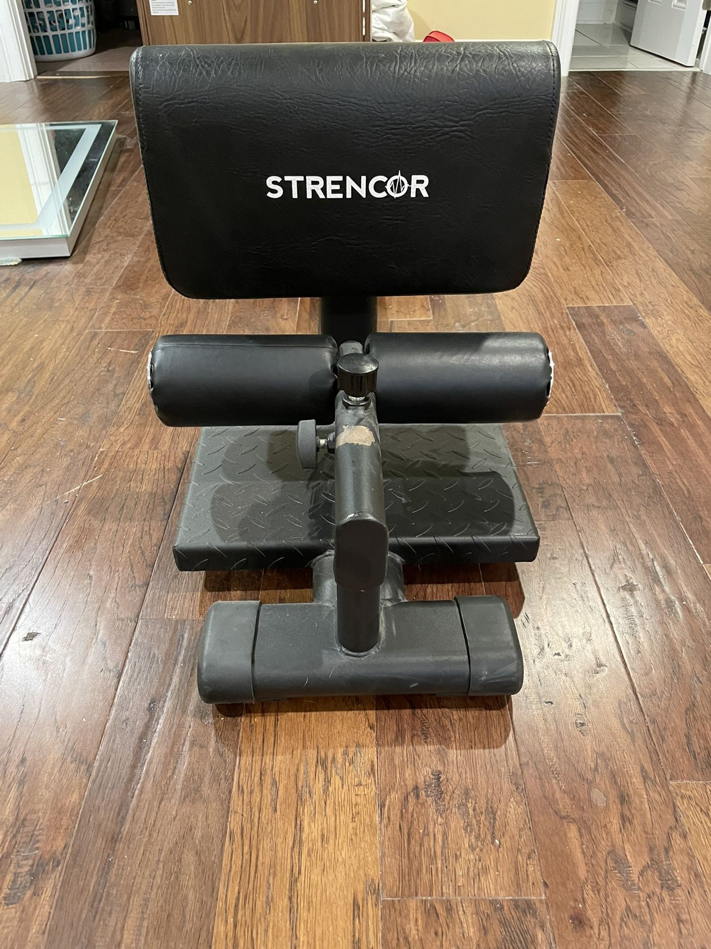 Strencor Sissy Squat