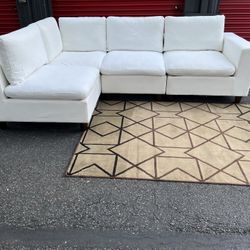 Sectional Reversible Couch!! Thomasville!! Off White Color!! Delivery Available 🚚!! Dimensions:117” x 75”Length x 38” Height ( 29” H without back cus