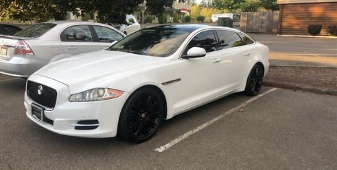 2012 Jaguar XJ-Series