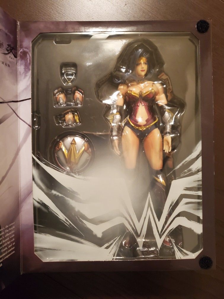 New No. 2 Wonder Woman DC Comics Variant Play Arts Kai Action