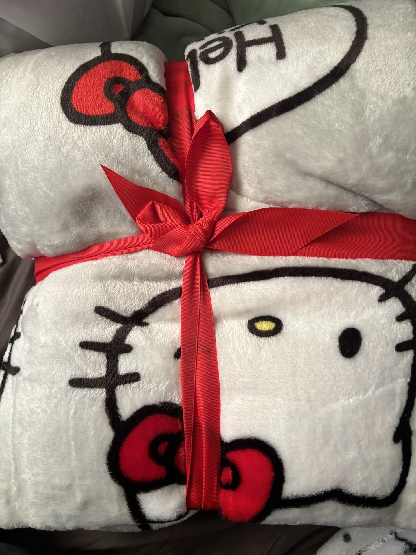 Hello Kitty Queen Blanket