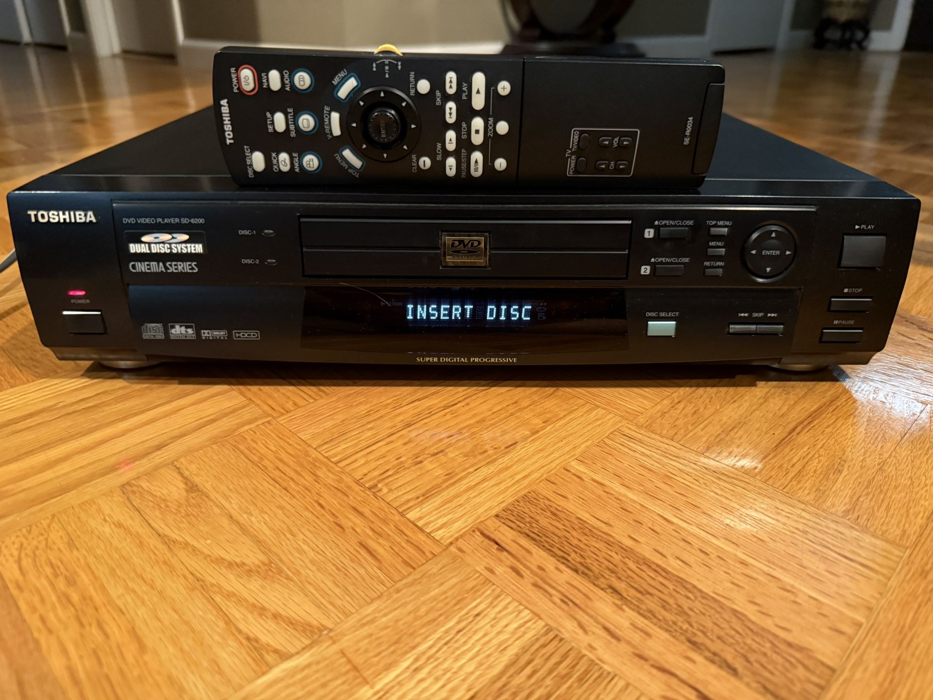 Toshiba SD-6200 DVD/CD Player W/Remote (Excellent Condition) 