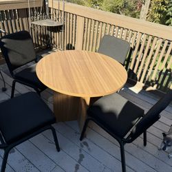 Table With Chairs 