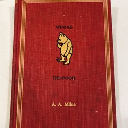 VINTAGE WINNIE THE POOH BOOK