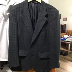 Burberry Jacket Or Blazer -40-42?