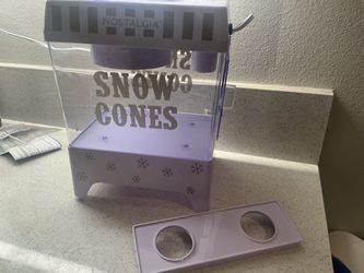 Snow cone maker