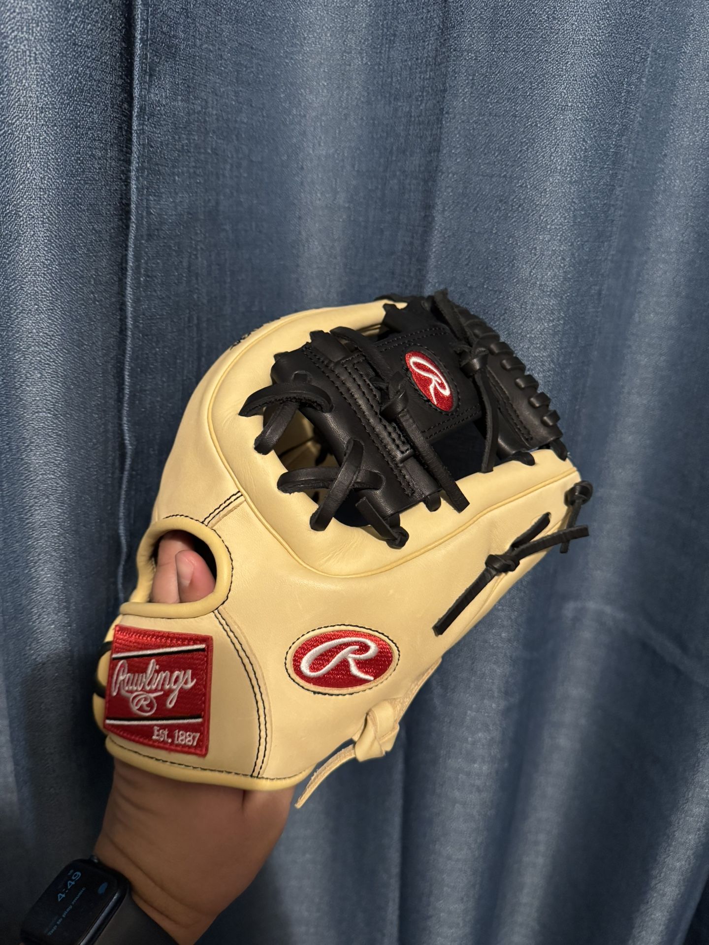 Rawlings Baseball Glove