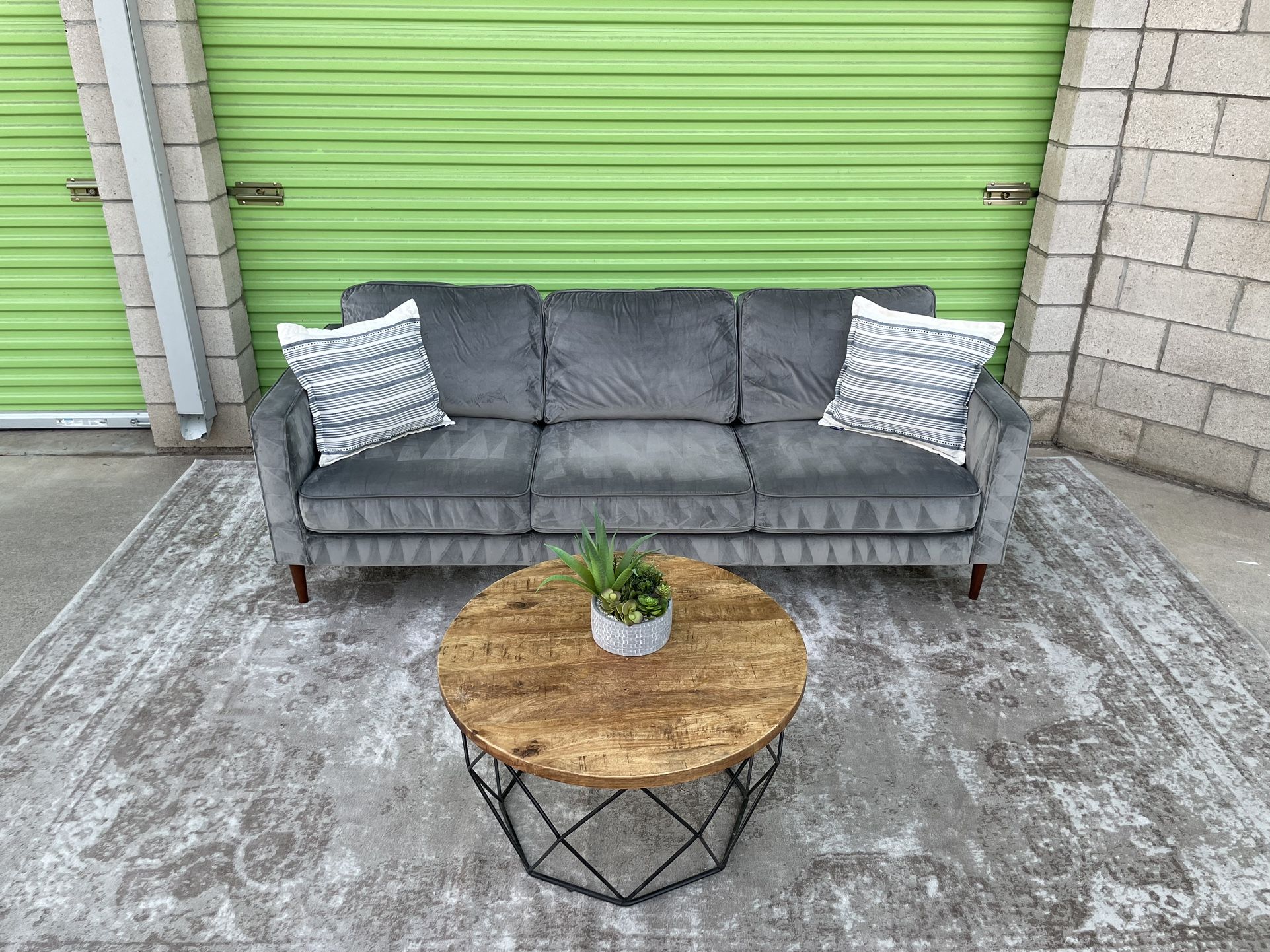 *Free Delivery* Gray Velvet Loveseat Couch Sofa