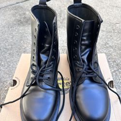 Dr. Martens Mono Black