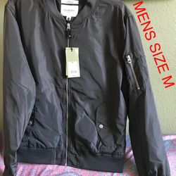 New Goodfellow & Co Waterproof Men’s Jacket 🧥 Size M ( Nuevo).  FIRM.    NO TRADES.  NO SHIPPING      (EAST PALMDALE)