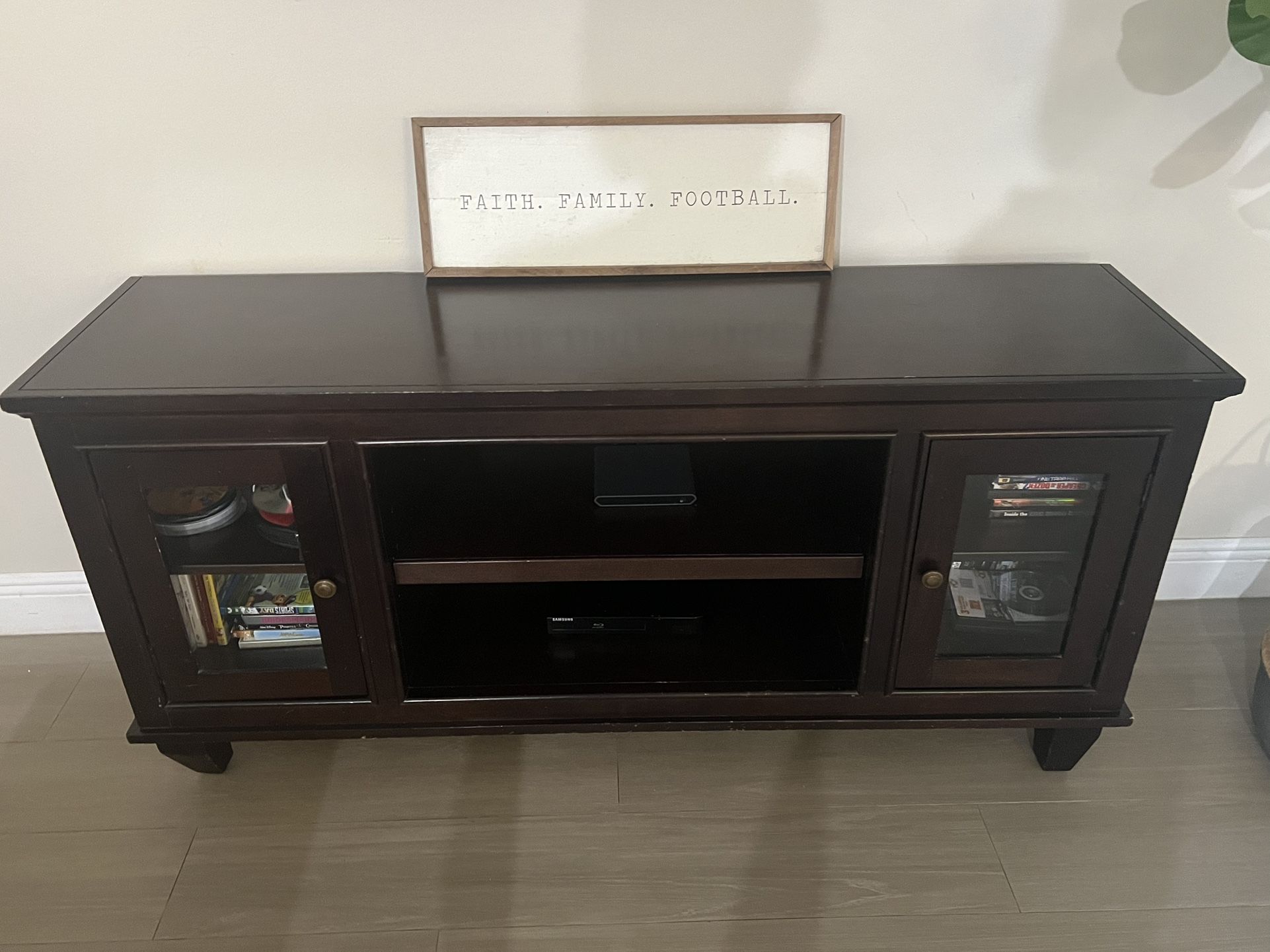 Tv Console for Sale in Miami, FL OfferUp