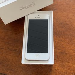 Apple iPhone 5 16GB White Unlocked Like New iCloud