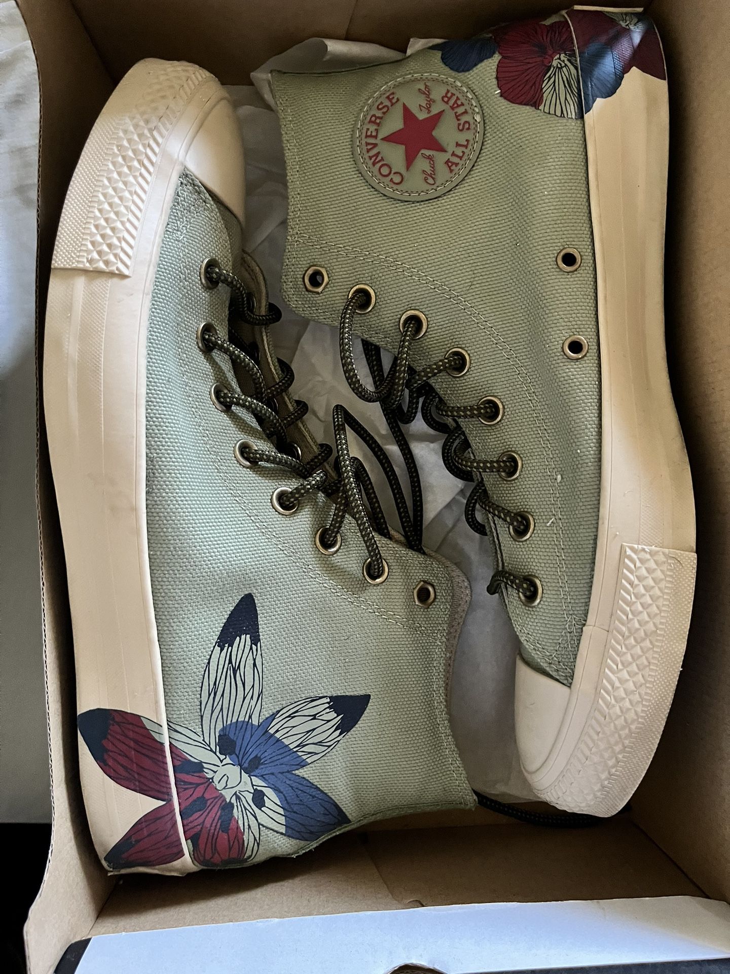 Converse Chuck Taylor’s