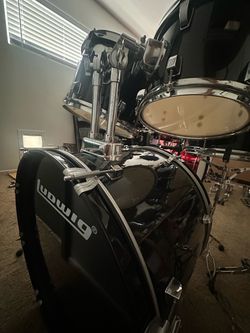 Ludwig 5 piece drum set, drums, cymbals
