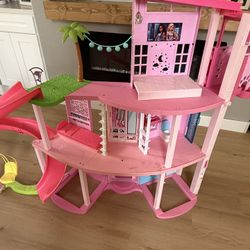 Barbie Dream House 