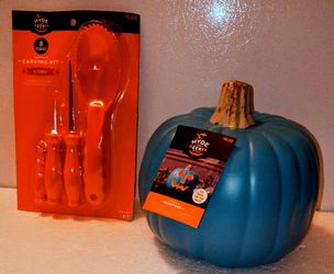 Turquoise Carvable Pumpkin w/Carving Kit