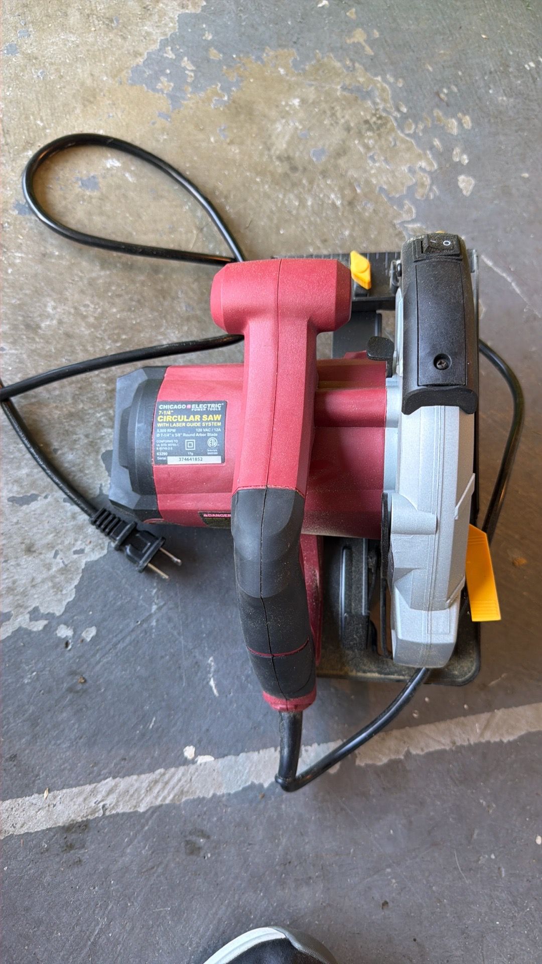 Chicago Electric 7-1/4” Circular Saw with Laser Guide System