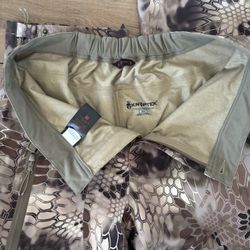 Camo pants