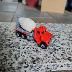 Hot Wheels Peterbilt Cement Mixer