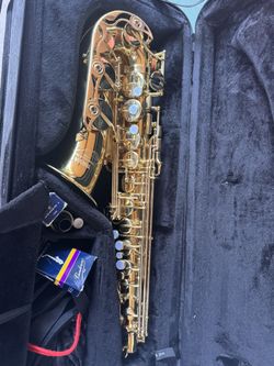 Yamaha Alto Sax / Metal Music Stand And Metronome