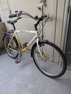 'All- Arounder' 1990ish Kastle Tour Montagne Pro - 22" (Med/Large)