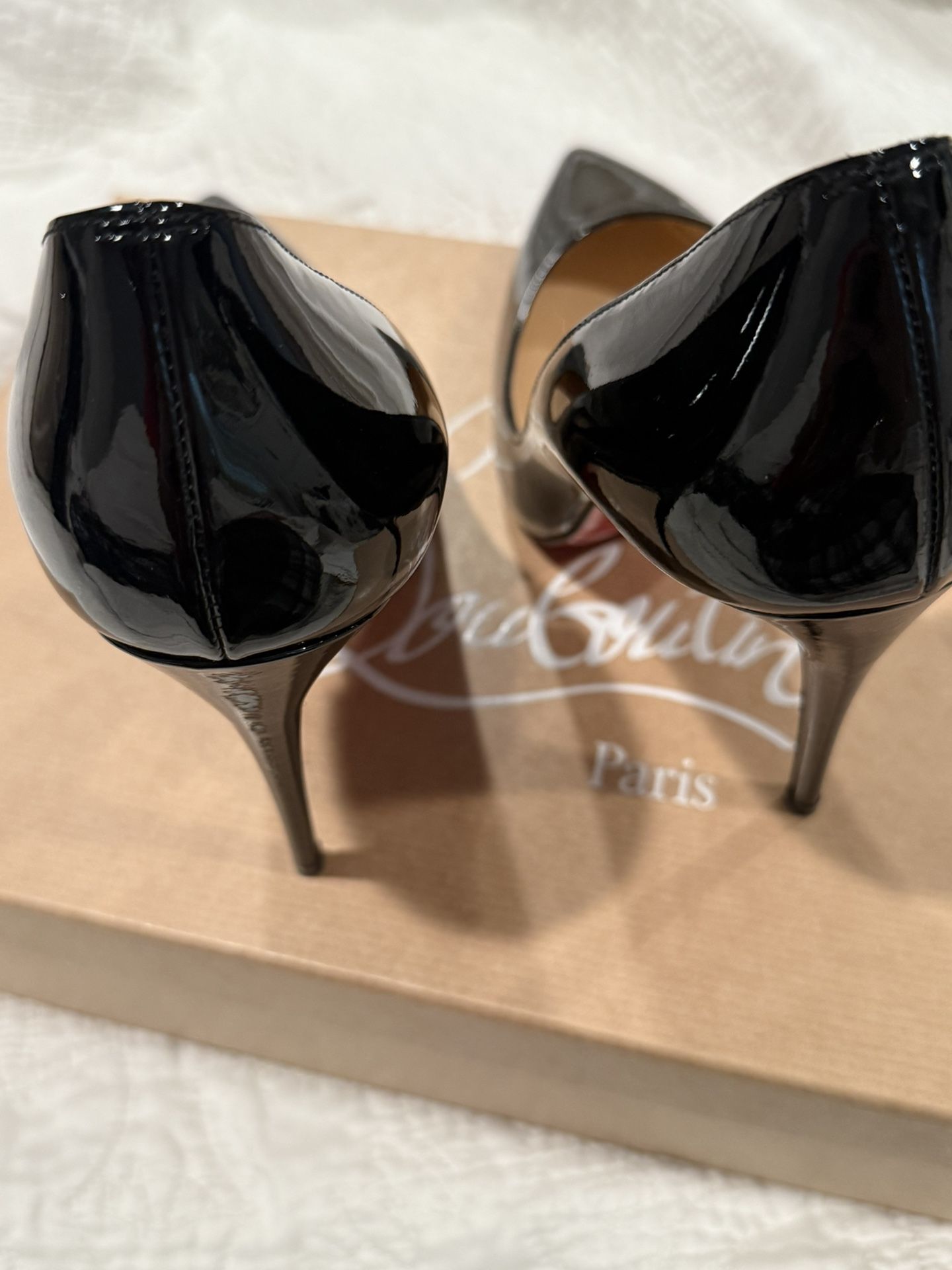 IRIZA 100 Christian Louboutin