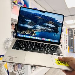 MacBook Air M2 2022