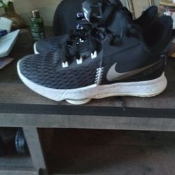 Men's 9.5 LeBron Good Condition 