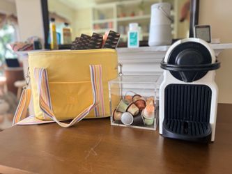 Classic Nespresso Machine, Pods +
