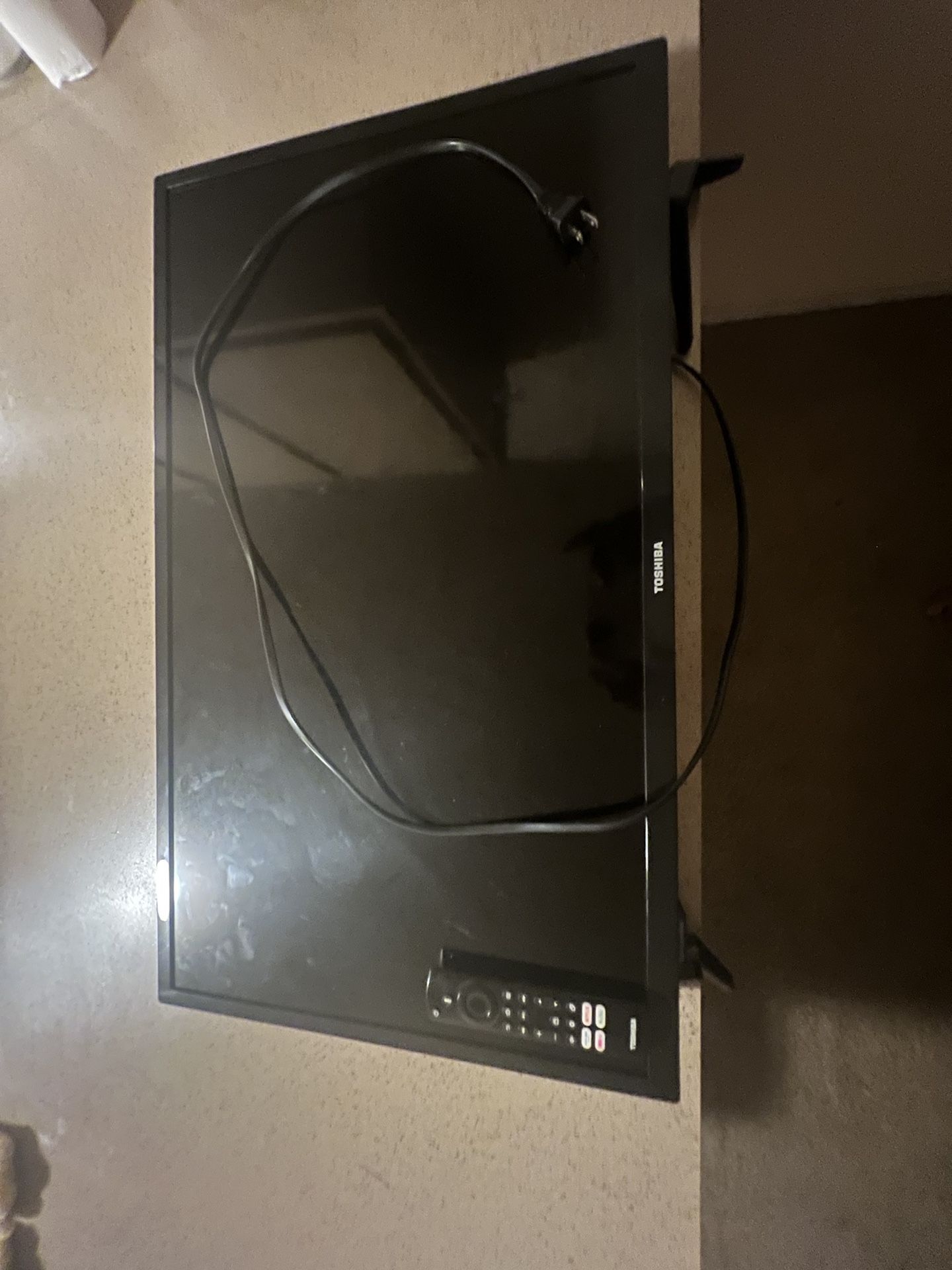 43 Inch Roku Tv Remote Included 100$