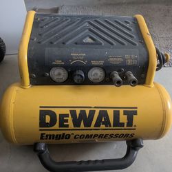 Air compressor dewalt good condition