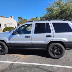 2002 Jeep Grand Cherokee Laredo