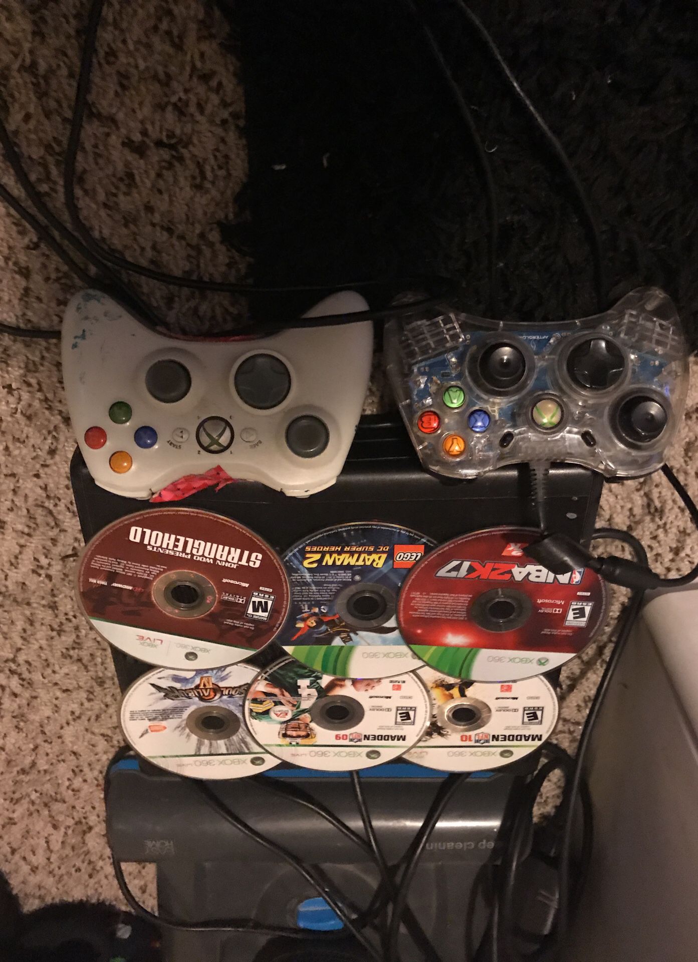 Xbox 360 with games nd controllers