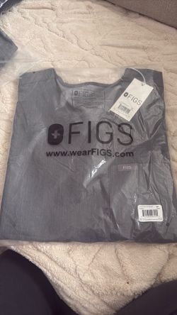 Figs scrub top new