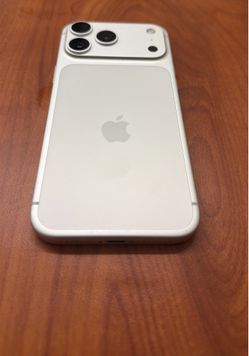 iCloud locked iPhone 17 pro max (FOR PARTS)