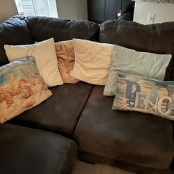 Cookware,Just The Cover For The Pillows.