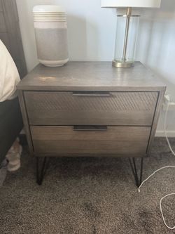2 Night Stands