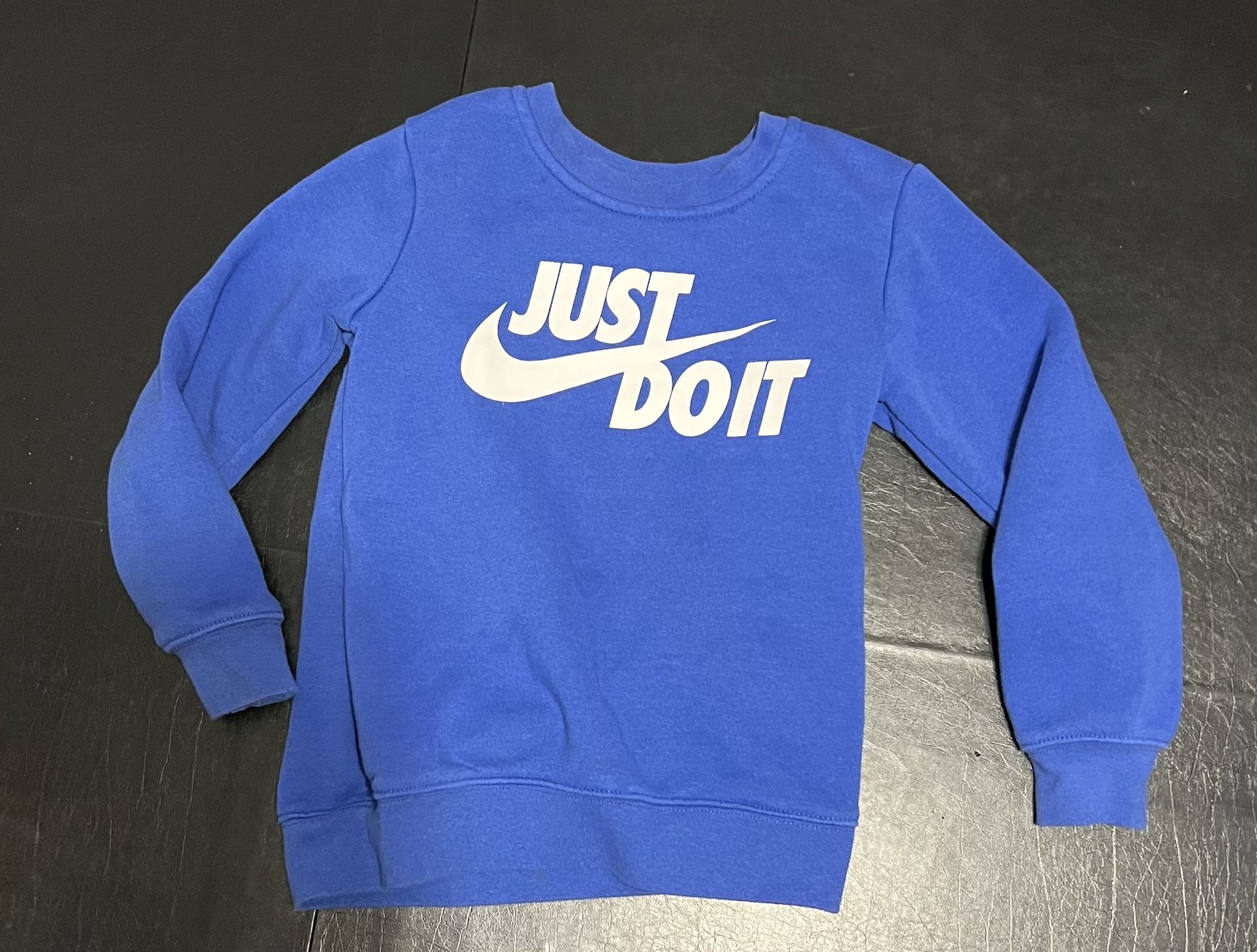 Youth Nike Sweatshirt Size M No Tags